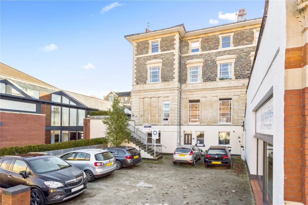 2 bedroom flat for sale in Alma Vale Road, Clifton, Bristol, BS8