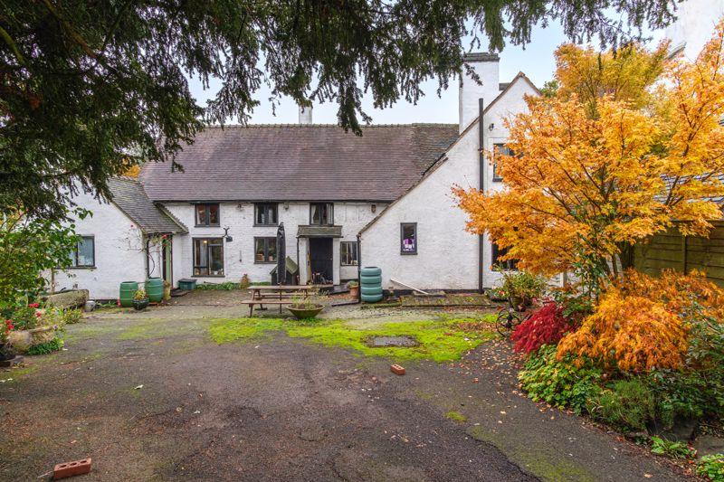 4 bedroom detached house for sale in Engleton Lane, Brewood, Stafford, ST19