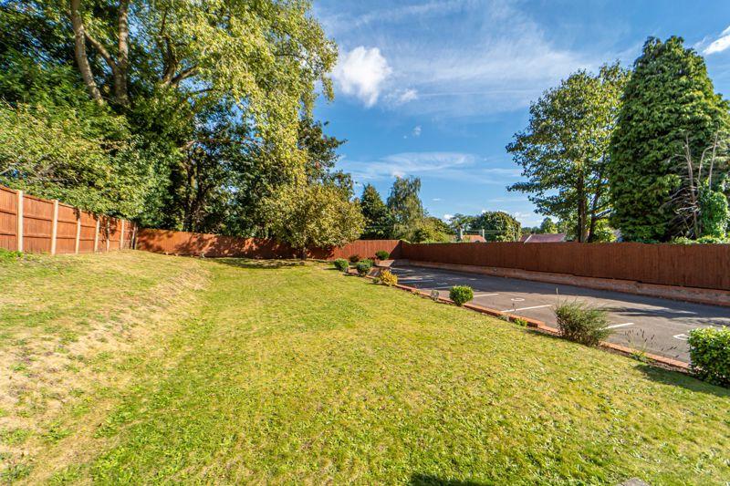 2 bedroom apartment for sale in Lower Green, Tettenhall, Wolverhampton, WV6