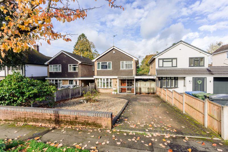 4 bedroom detached house for sale in Lansdowne Avenue, Codsall, Wolverhampton, WV8