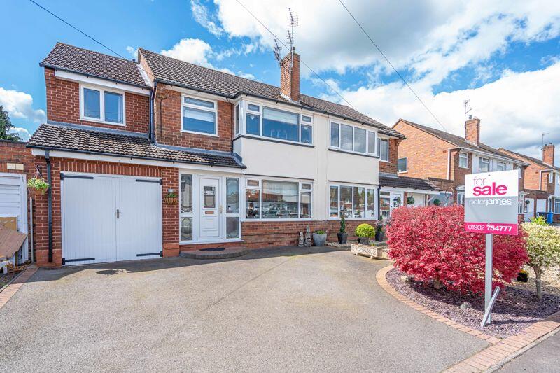 4 bedroom semidetached house for sale in Oakfield Road, Codsall, Wolverhampton, WV8