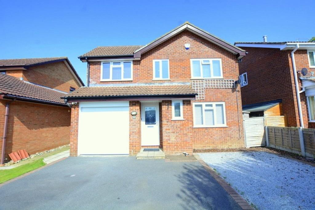 4 bedroom detached house for sale in Coniston Close, Dorset, BH31