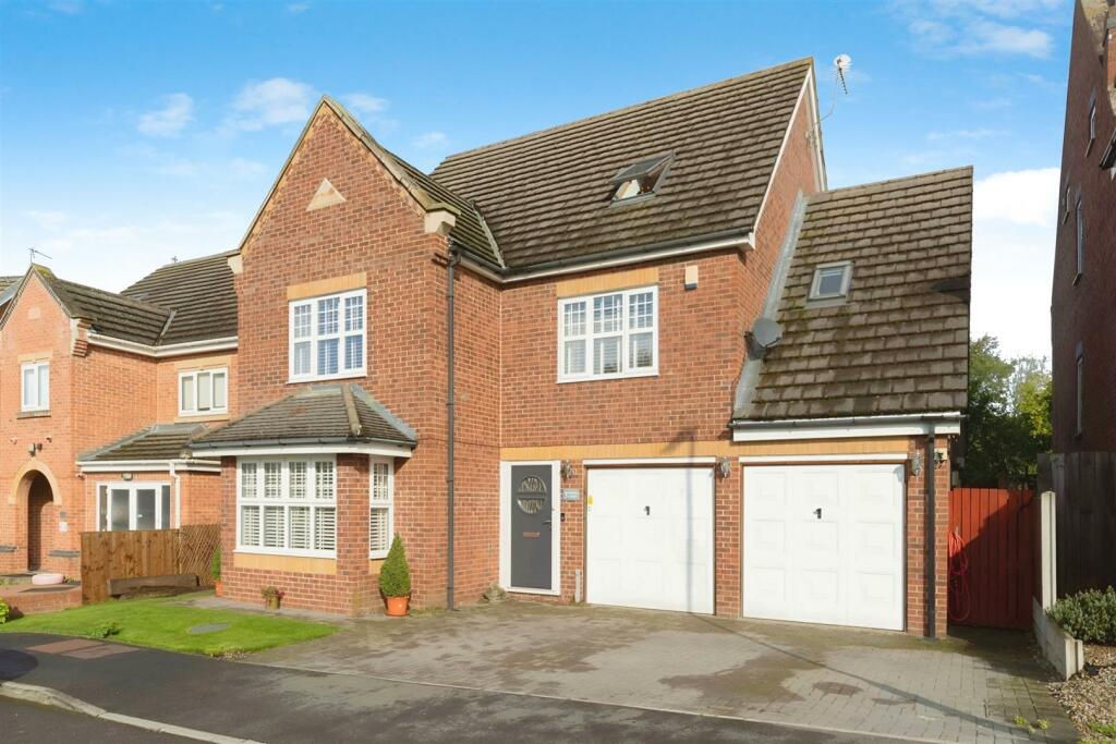 5 bedroom detached house for sale in Station Court, Witton Park, DL14