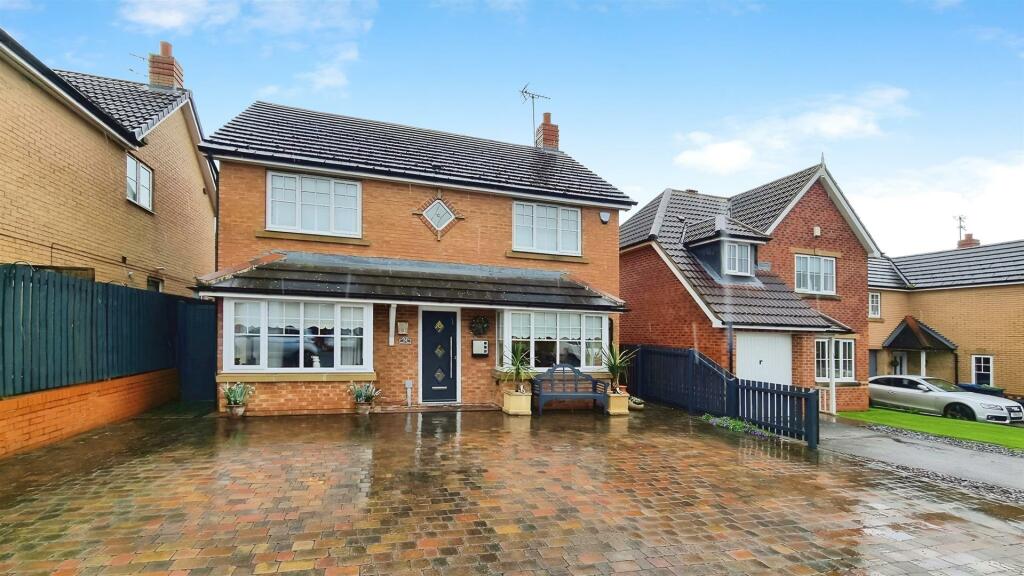 5 bedroom detached house for sale in Abbots Green, Willington, Crook, DL15