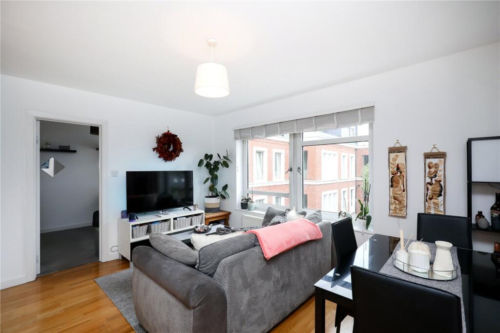 Main image of property: Mount Park Road, Ealing, UK, W5