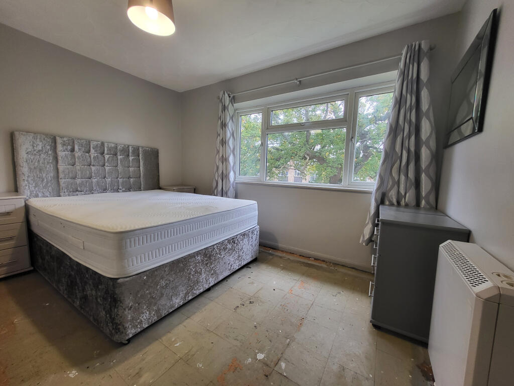 Main image of property: Abbotswood, Yate, BS37 4NF