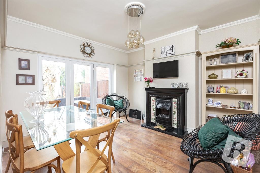 3 bedroom semidetached house for sale in Gaynes Park Road, Upminster, RM14