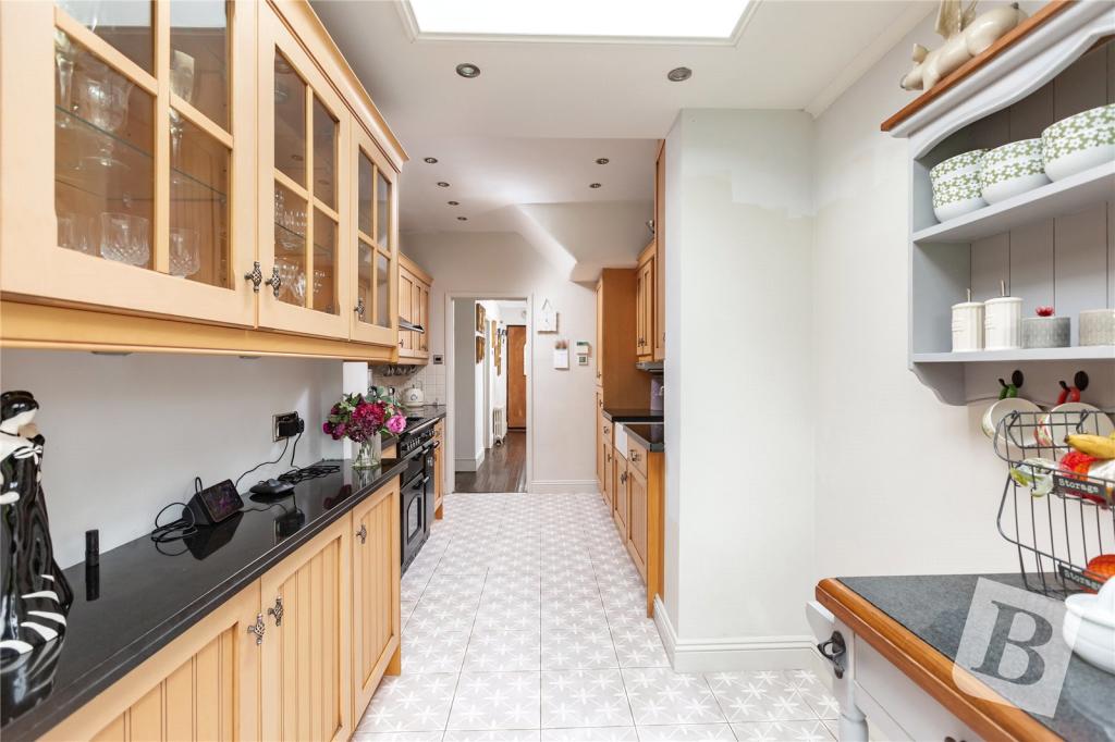 3 bedroom semidetached house for sale in Gaynes Park Road, Upminster, RM14