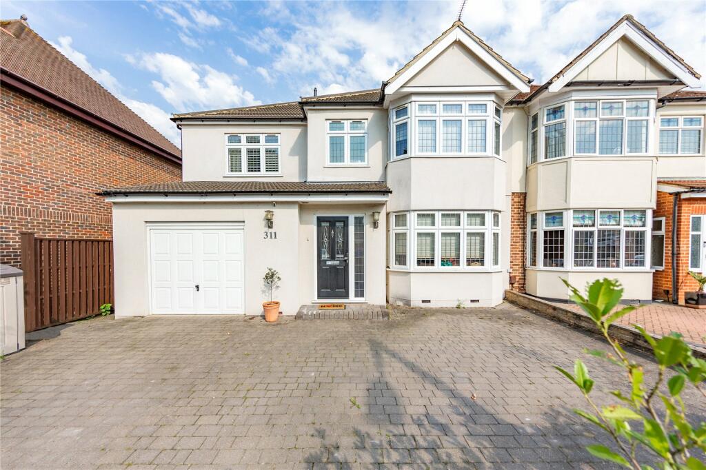 4 bedroom semidetached house for sale in Corbets Tey Road, Upminster, RM14