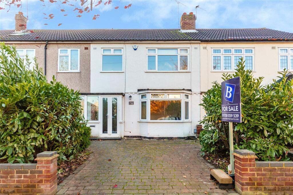 3 bedroom terraced house for sale in Clyde Crescent, Upminster, Essex, RM14