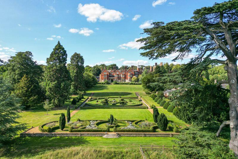 3 bedroom country house for sale in Goldings, Hertford, SG14