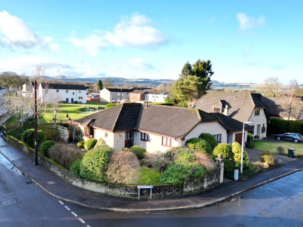 Main image of property: 17 Green Wood Kinross KY13 8FG