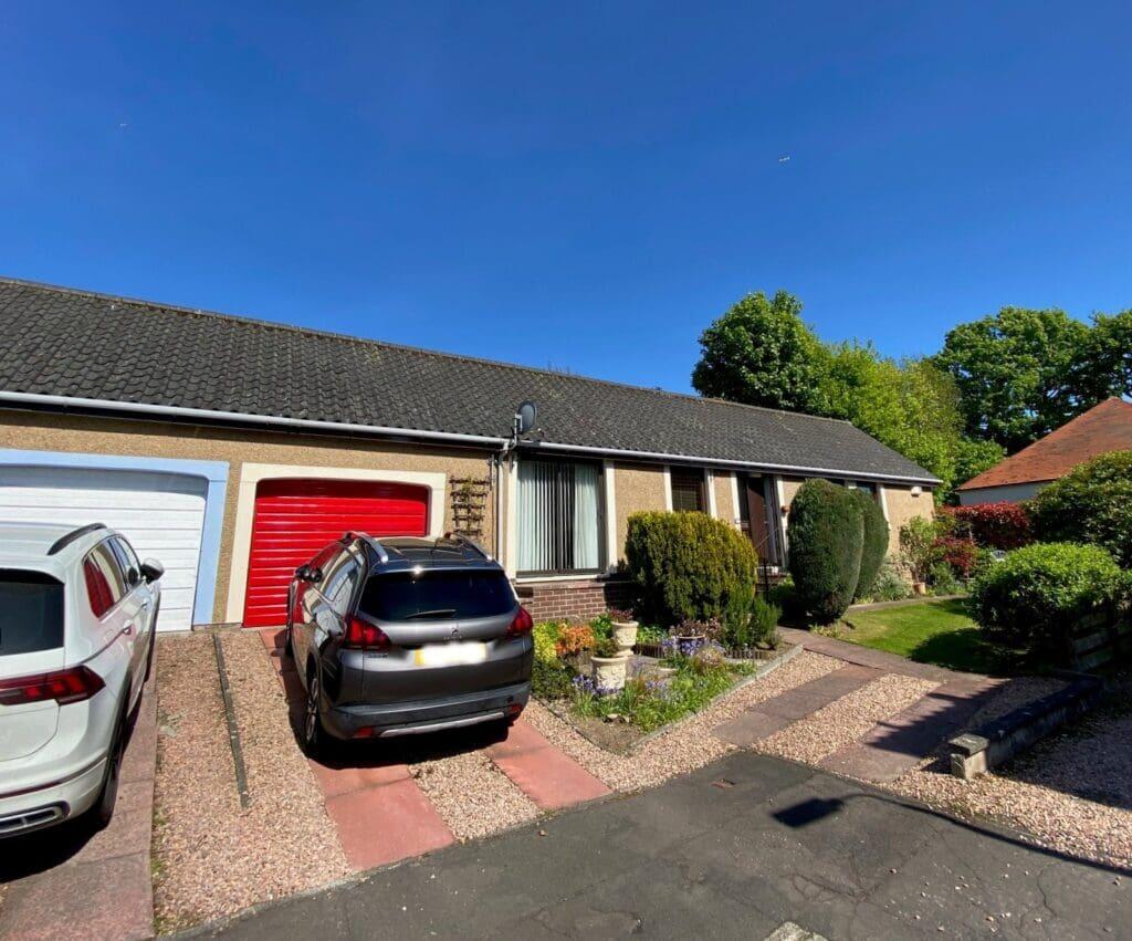 Main image of property: 4 Gamekeepers Court Kinnesswood KY13 9LZ