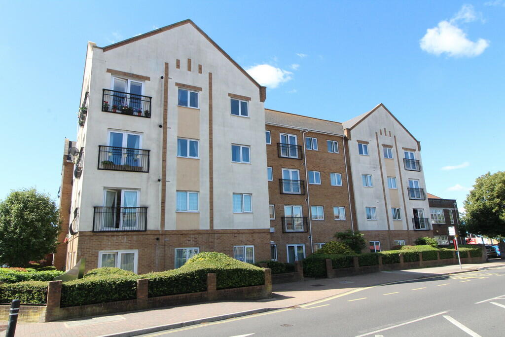2 bedroom flat for rent in Wayte Street, Portsmouth, PO6