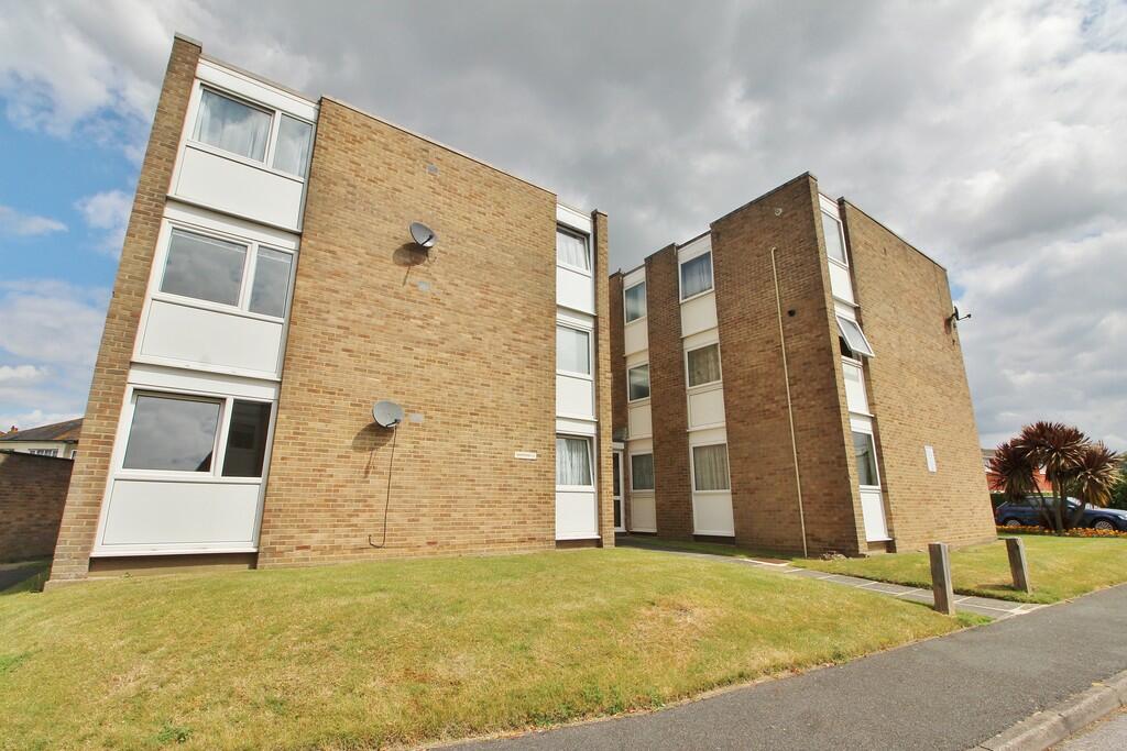 2 bedroom ground floor flat for rent in Watermead Road, Farlington, PO6