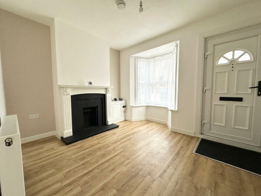 Terraced to rent on Malling Road, Snodland