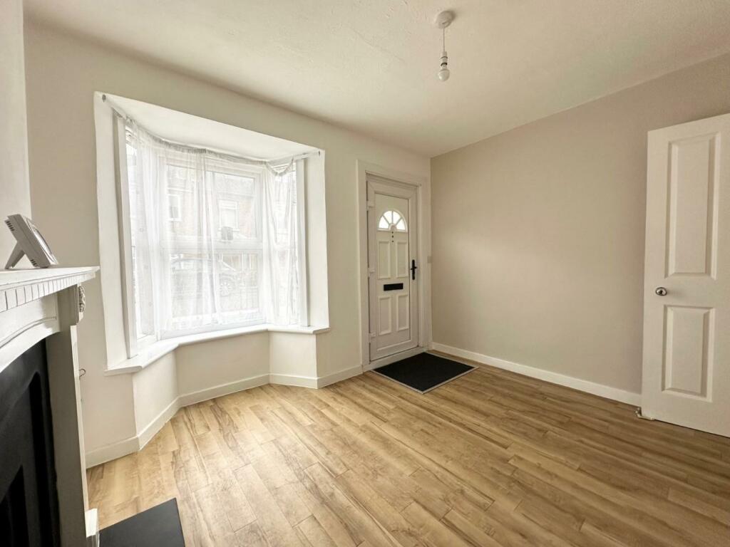 Terraced to rent on Malling Road, Snodland