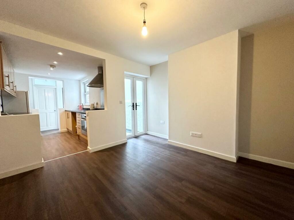Terraced to rent on Malling Road, Snodland
