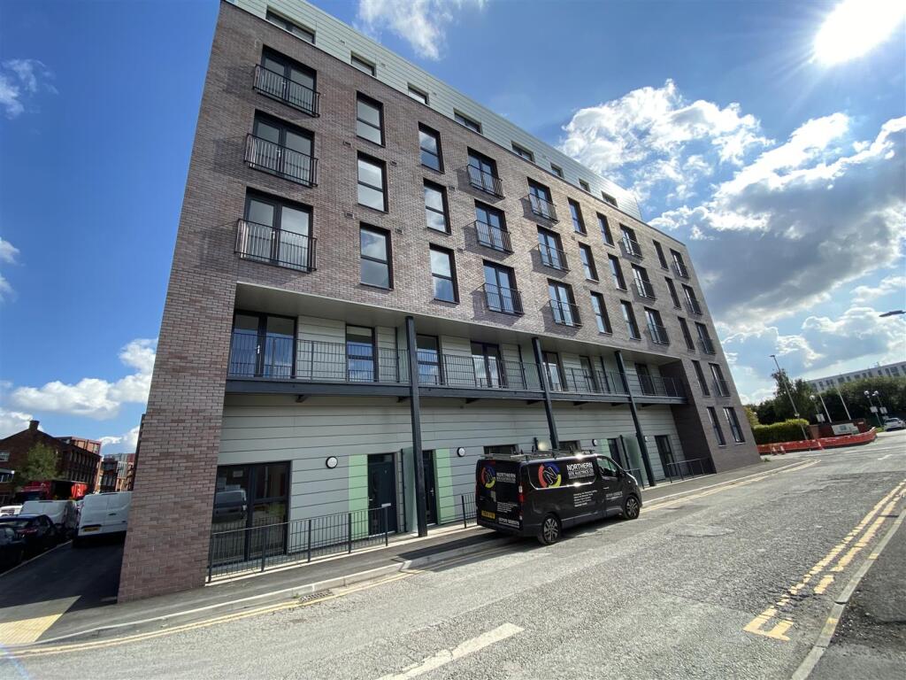 Main image of property: Middlewood Plaza, Muslin Street, Salford