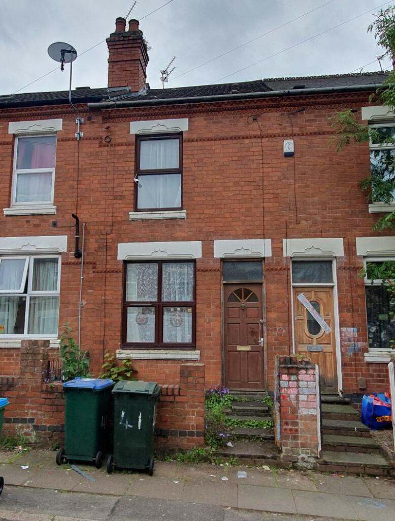 Main image of property: 41 Northfield Road, Coventry, West Midlands, CV1 2BS