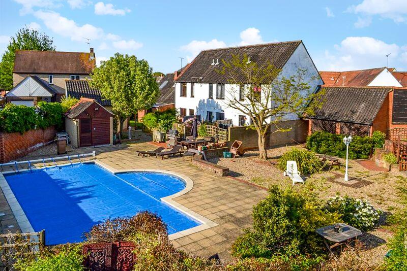 Main image of property: Gandalfs Ride, South Woodham Ferrers