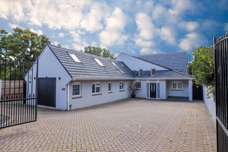 6 bedroom detached house for sale in Benfleet Road, South Benfleet, SS7