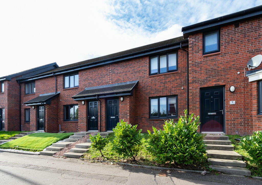 3 bedroom terraced house for sale in Inchinnan Road, Paisley