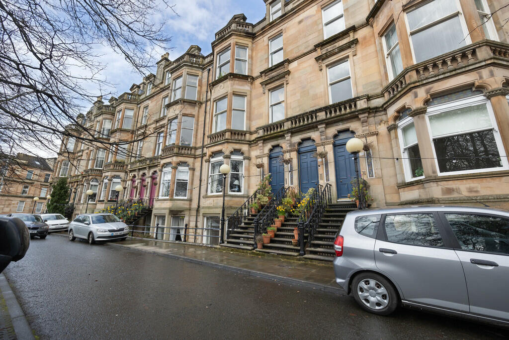 2 bedroom flat for sale in Queens Drive, Queens Park, Glasgow, G42