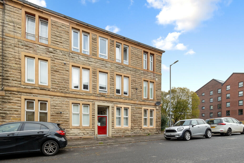 1 bedroom ground floor flat for sale in Crow Road, Anniesland, Glasgow, G13