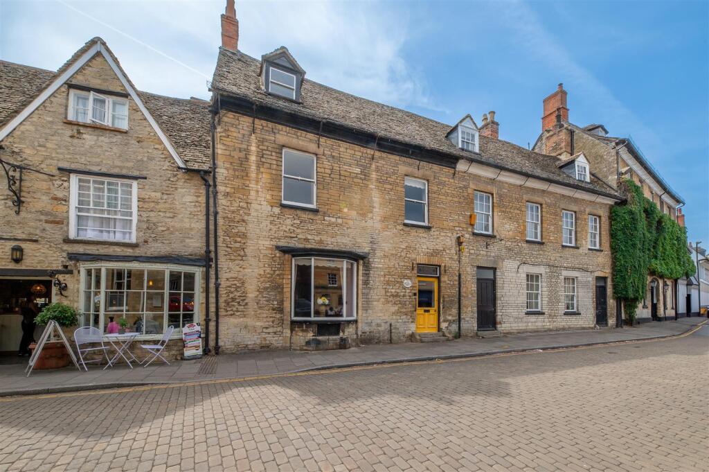 Main image of property: Market Place, Woodstock