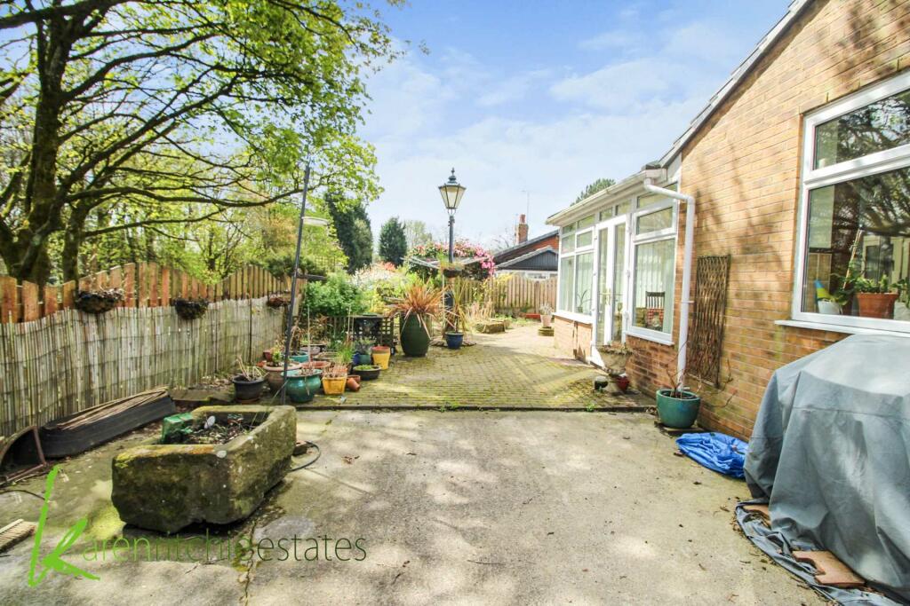 2 bedroom bungalow for sale in Moss Bank Way, Bolton, BL1