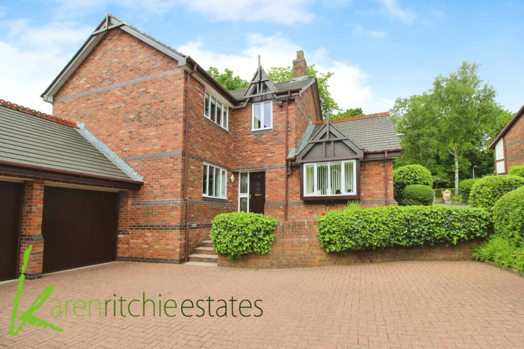 4 bedroom detached house for sale in Ravenswood, Heaton, Bolton BL1