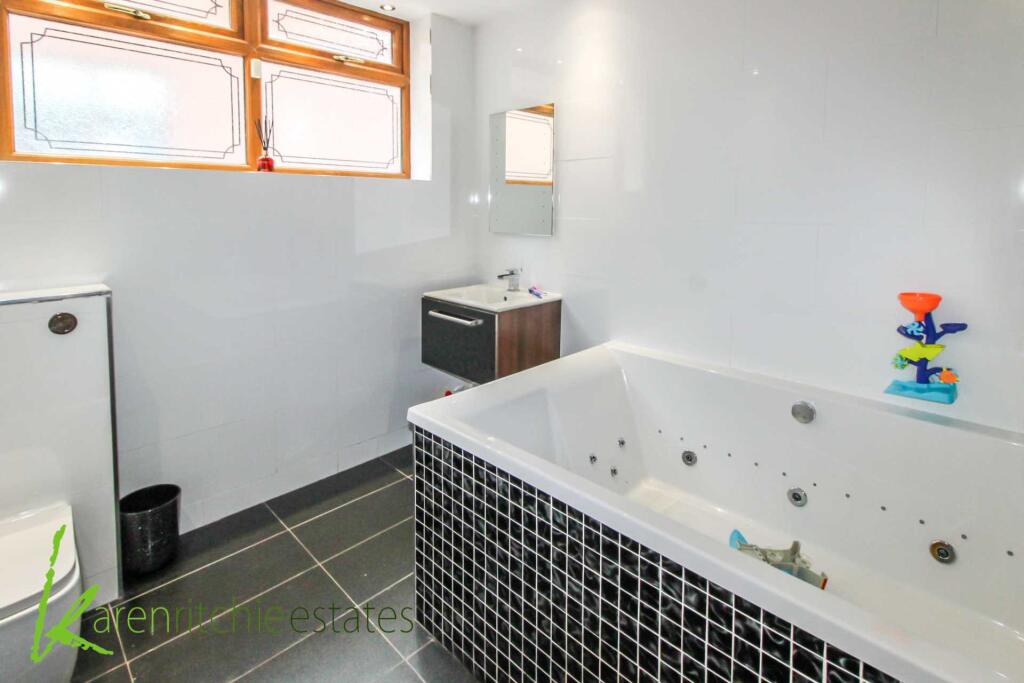 Additional property image - Oakwood Drive, Heaton