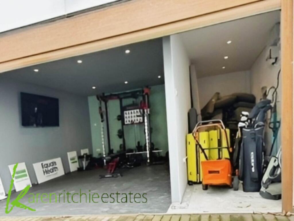 Additional property image - Oakwood Drive, Heaton