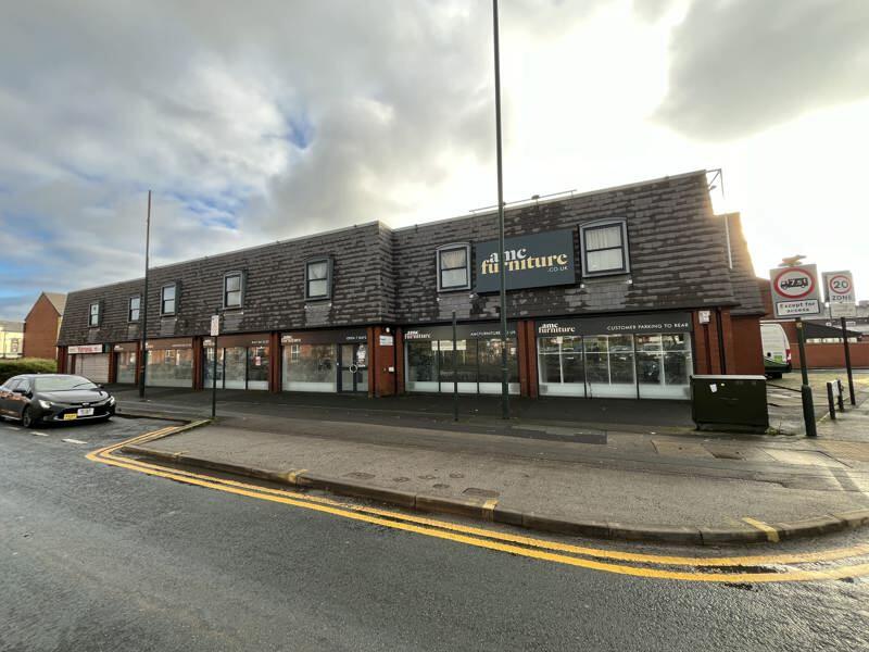 High street retail property to lease in 696 698 Oldham Road