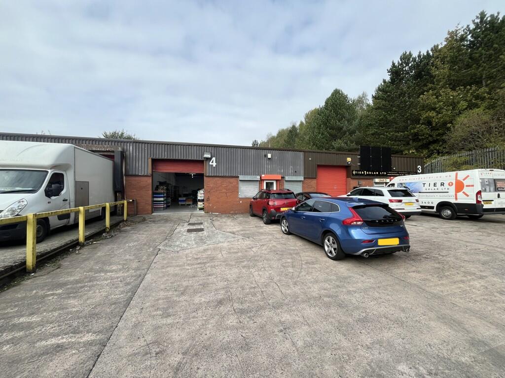 Main image of property: Unit 2A & 4 Whitelands Road, Ashton-Under-Lyne, Greater Manchester