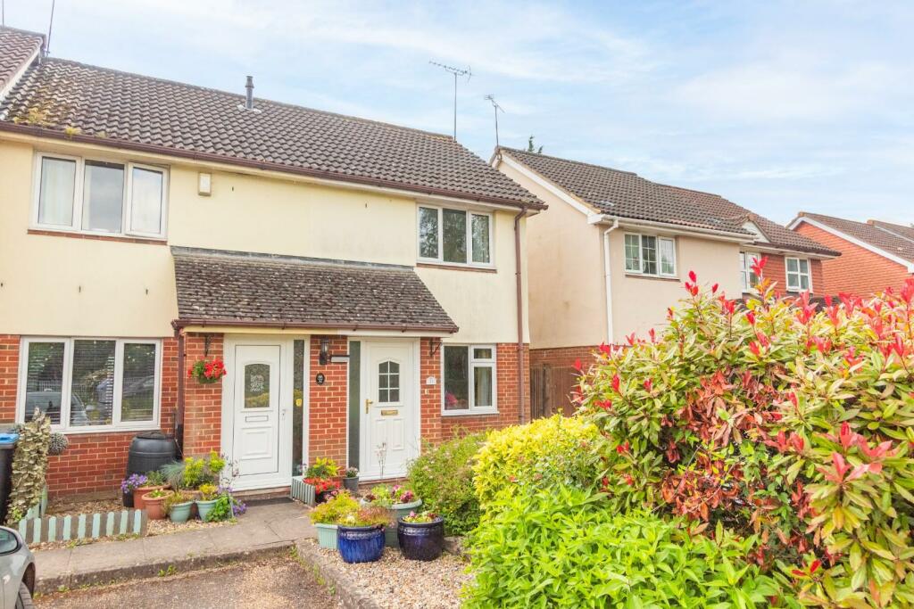 2 bedroom end of terrace house for sale in Chapel Meadow, Tring, HP23