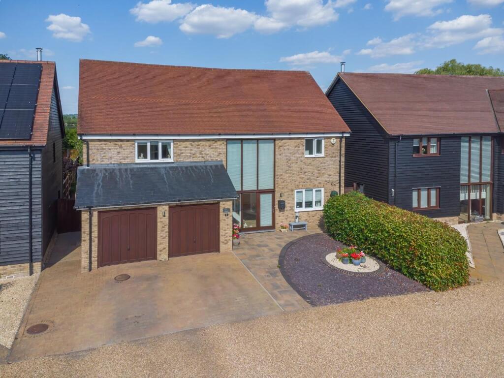 Main image of property: Hartop Close, Ivinghoe Aston, Leighton Buzzard