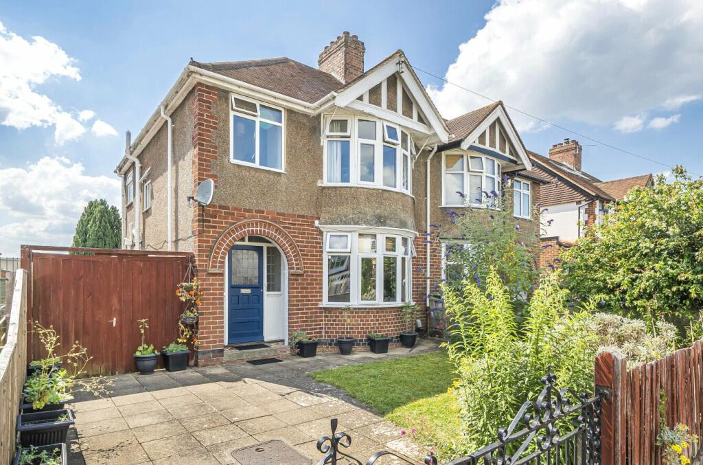 3 bedroom semidetached house for sale in Wharton Road, Oxford, OX3