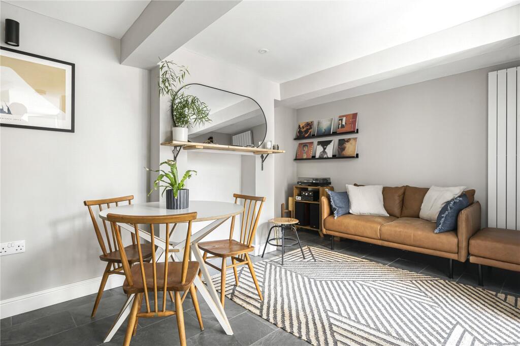 Main image of property: Spring Court, Abingdon, Oxford, OX14