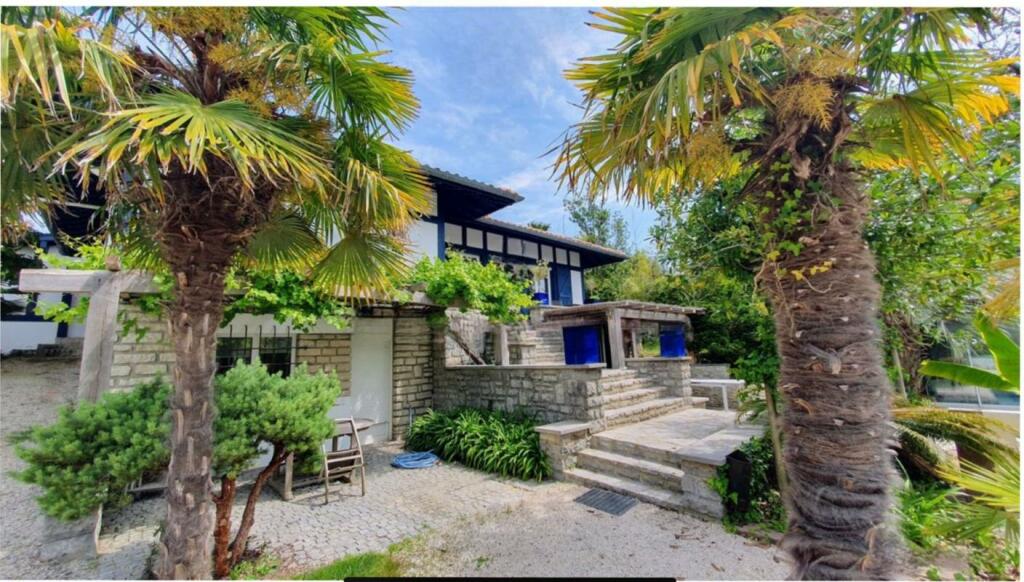 9 bedroom character property for sale in Aquitaine, Pyrénées