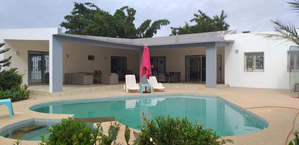 Main image of property: Thiès, Ngaparou