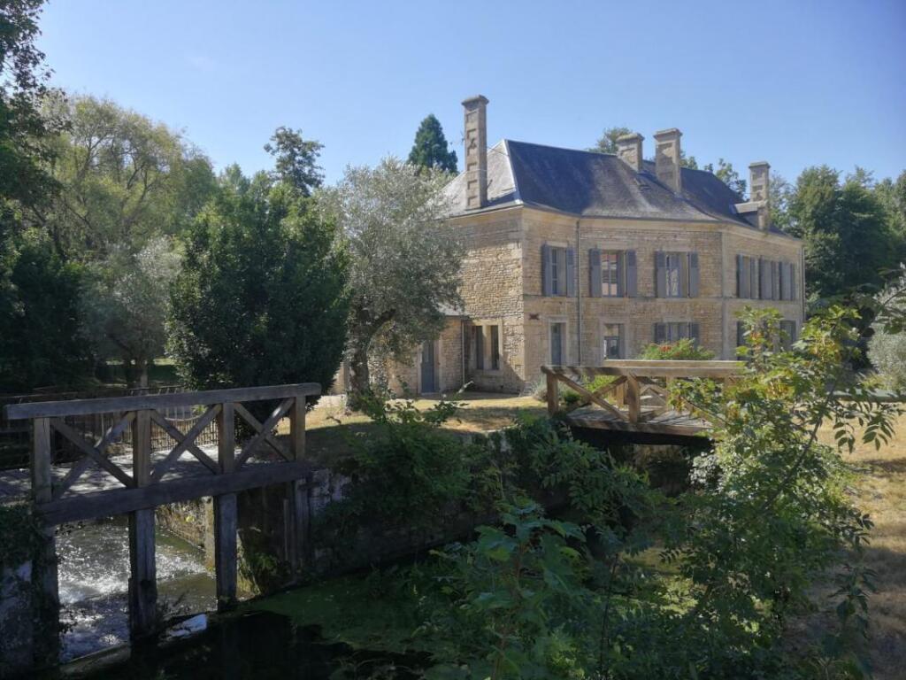 Main image of property: Poitou-Charentes, Deux-Sèvres, Salles