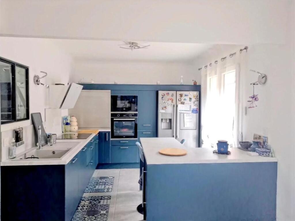 Main image of property: Provence-Alps-Cote d`Azur, Var, Six-Fours-les-Plages