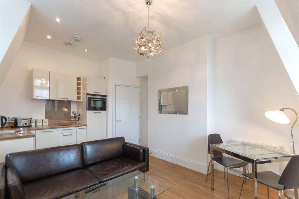 Main image of property: 3/2 St Nicholas Chambers, Amen Corner, Newcastle Upon Tyne, NE1