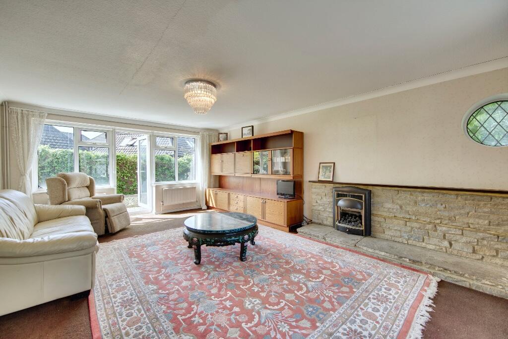 4 bedroom detached house for sale in Fairview Road, Enfield, Middlesex, EN2