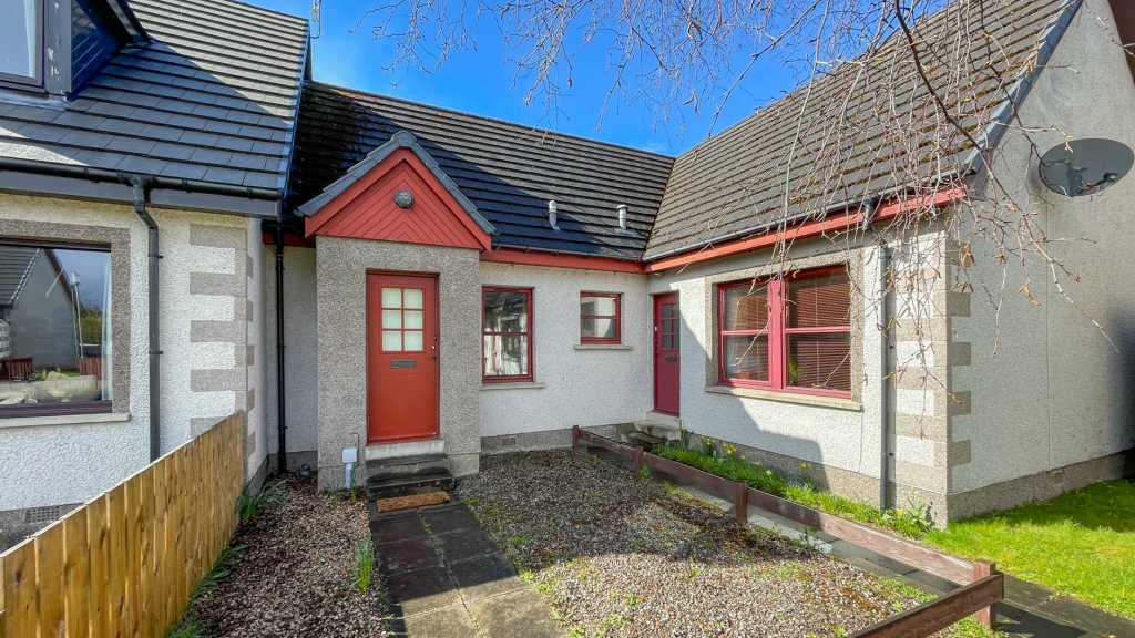 1 bedroom terraced bungalow for sale in Braeriach Court, Aviemore, PH22