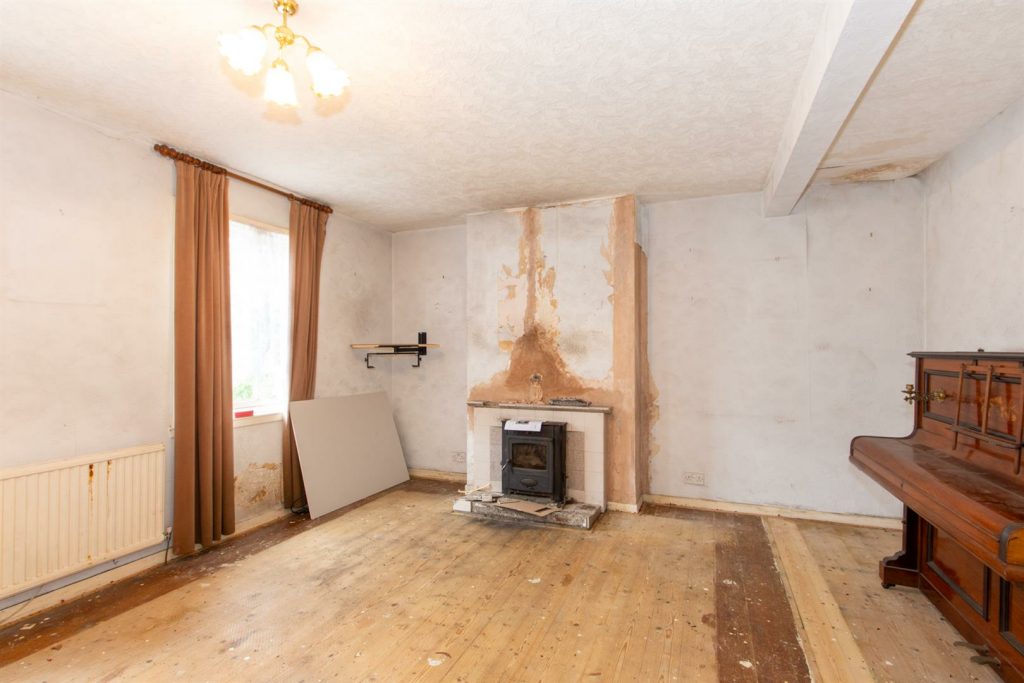 Additional property image - 18 Main Street, Tomintoul