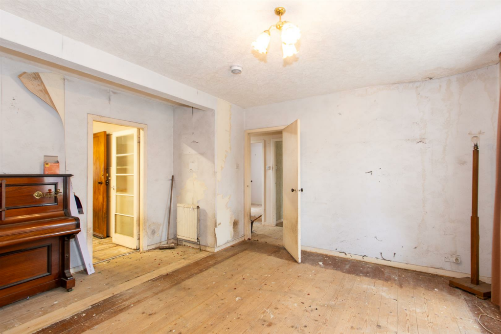 Additional property image - 18 Main Street, Tomintoul