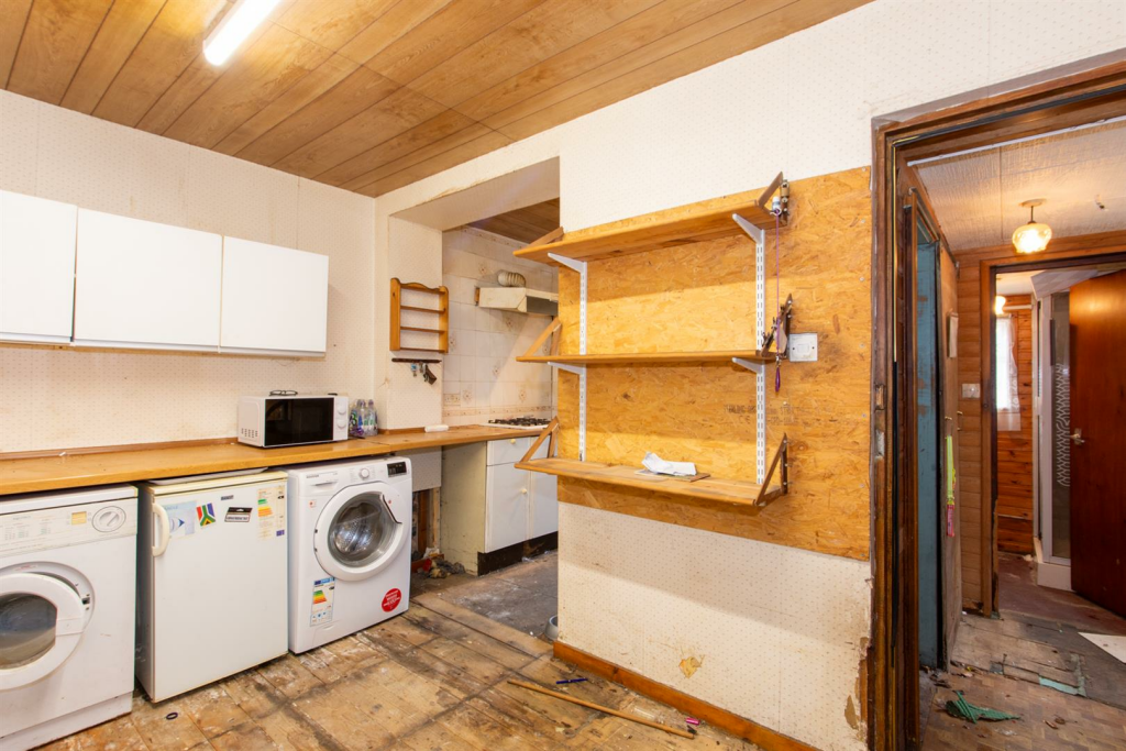 Additional property image - 18 Main Street, Tomintoul